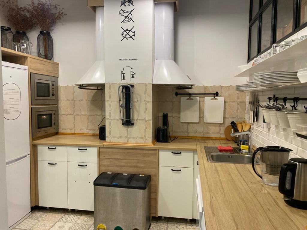 Hostel Numero Trece - Free Towels, Coffee & Tea, Remote Check-In (Adults Only) لقنت المظهر الخارجي الصورة