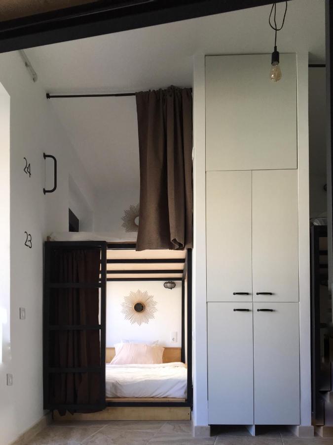 Hostel Numero Trece - Free Towels, Coffee & Tea, Remote Check-In (Adults Only) لقنت المظهر الخارجي الصورة