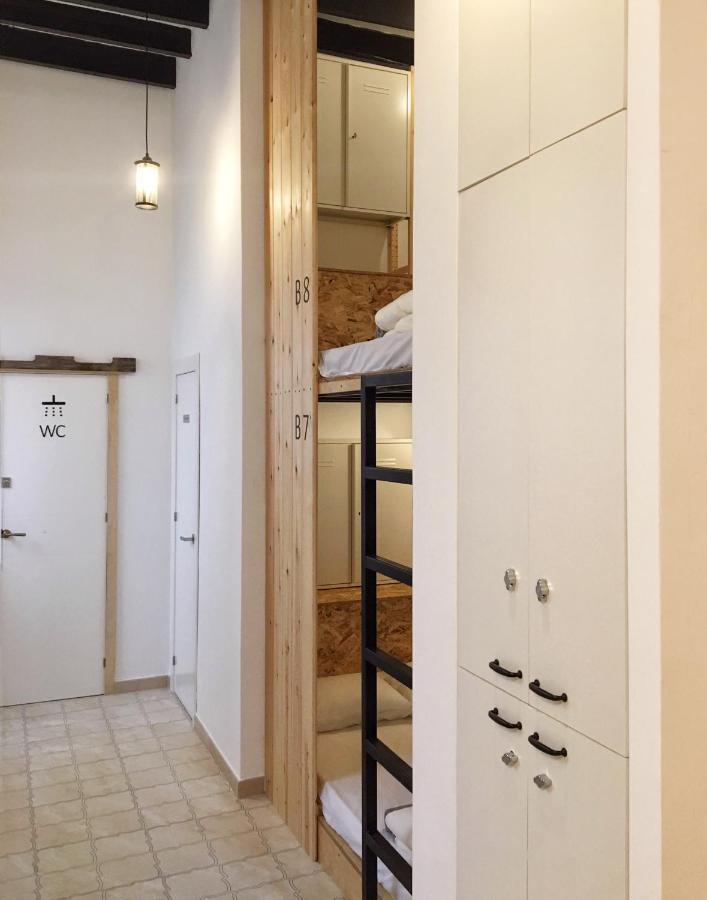 Hostel Numero Trece - Free Towels, Coffee & Tea, Remote Check-In (Adults Only) لقنت المظهر الخارجي الصورة