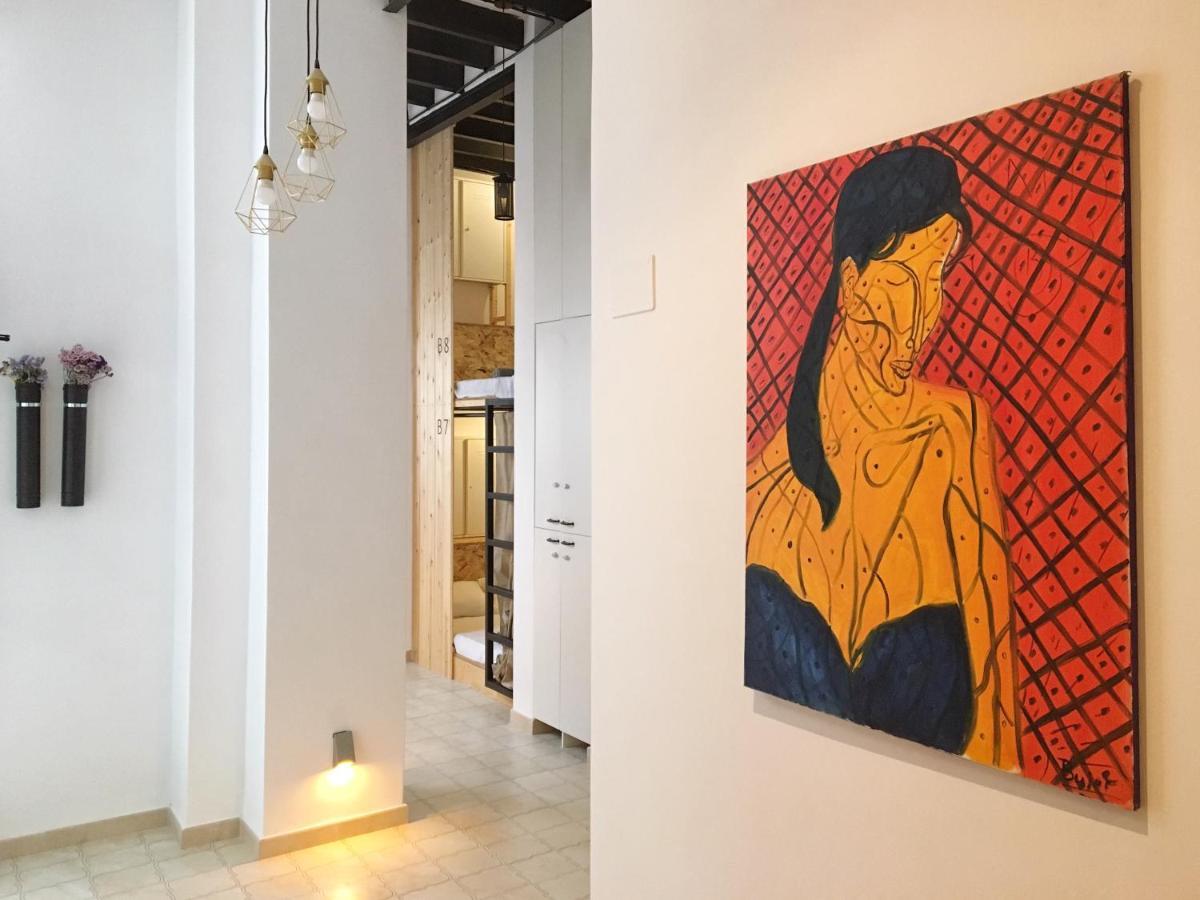 Hostel Numero Trece - Free Towels, Coffee & Tea, Remote Check-In (Adults Only) لقنت المظهر الخارجي الصورة