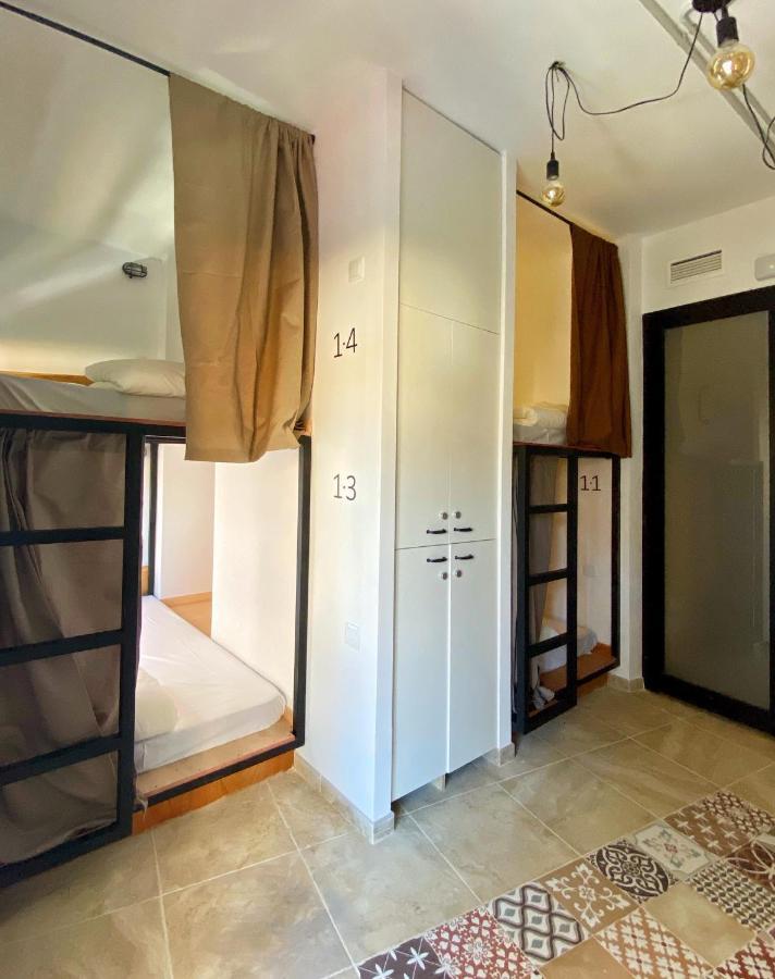 Hostel Numero Trece - Free Towels, Coffee & Tea, Remote Check-In (Adults Only) لقنت المظهر الخارجي الصورة